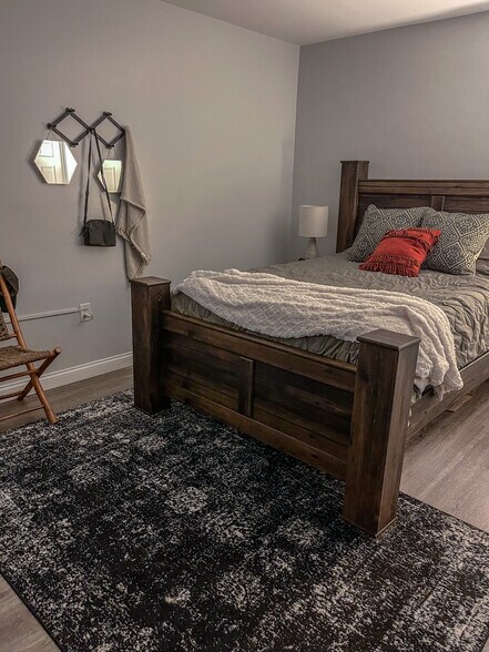 Bedroom - 11 N Miami St
