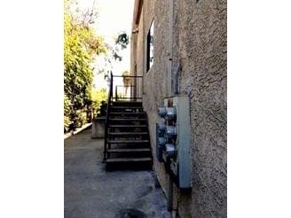 Building Photo - 501 Hyde Park Pl