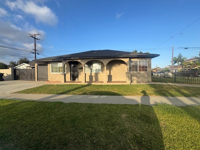 Building Photo - 11816 Arlee Ave