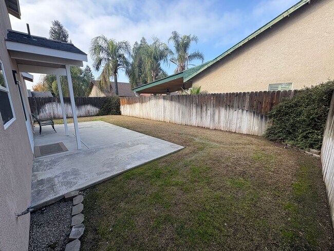 Building Photo - PRIVATE SHOWING ONLY! Immaculate 2 Story Home for Rent in Exeter!