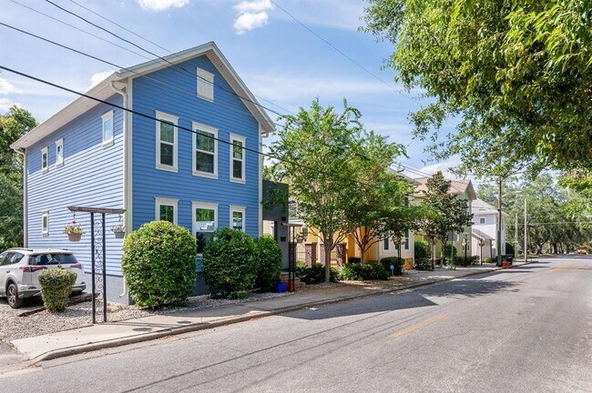 Building Photo - 624 NW 10th St