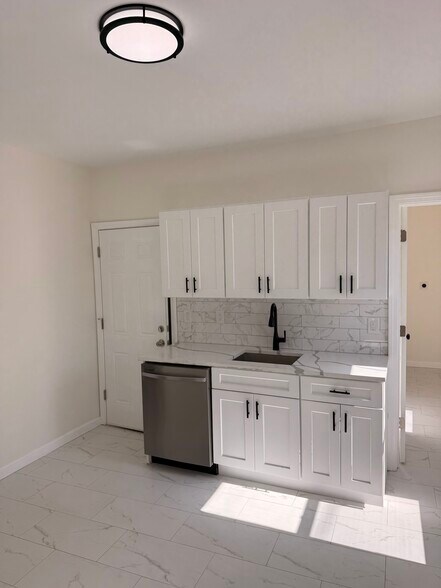 Building Photo - 175 Fairview Ave