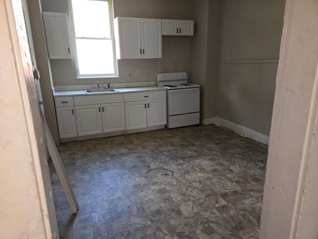 Building Photo - 225 Upton St