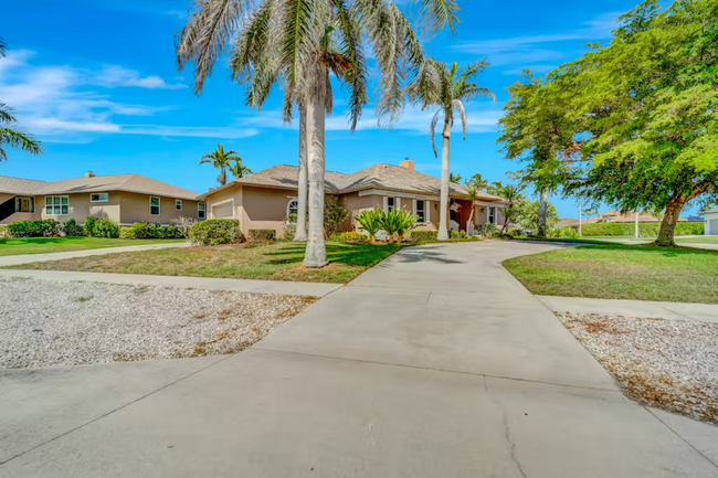 Building Photo - Beautiful Home in Desirable Marco Island