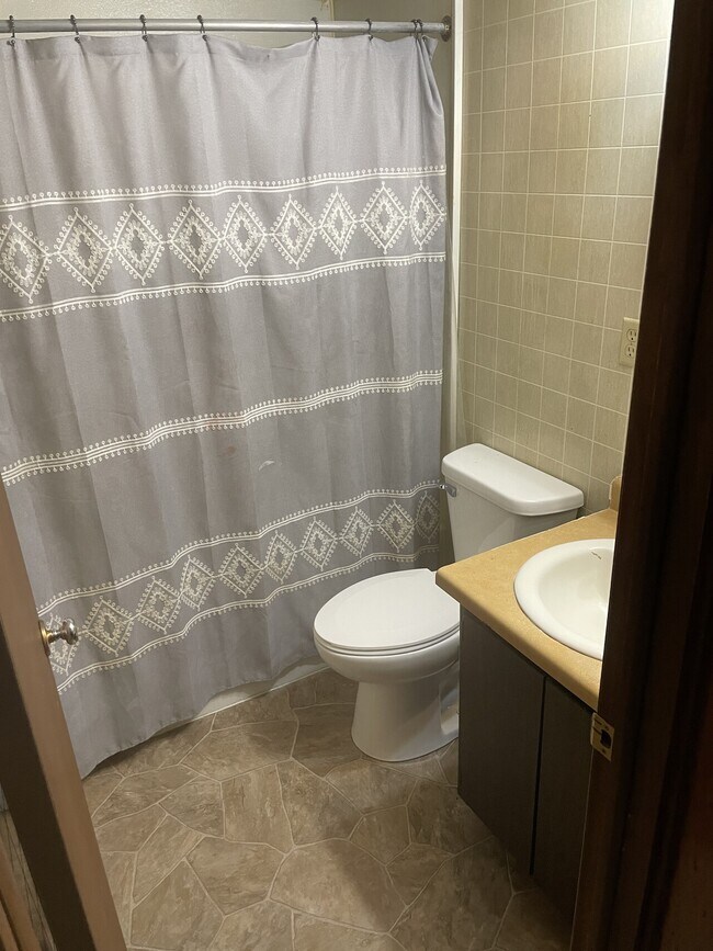 Building Photo - SR15 4 unit