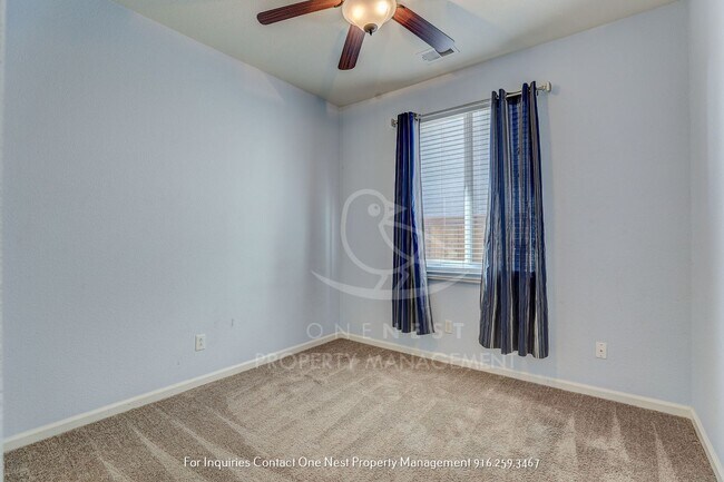 Building Photo - 3 bedroom, 2 bathroom Charming Plumas Lake...