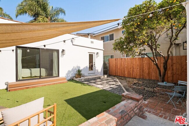 Building Photo - 1615 S Crescent Heights Blvd