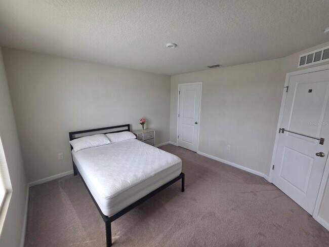 Building Photo - 1128 Eagle Claw Ln