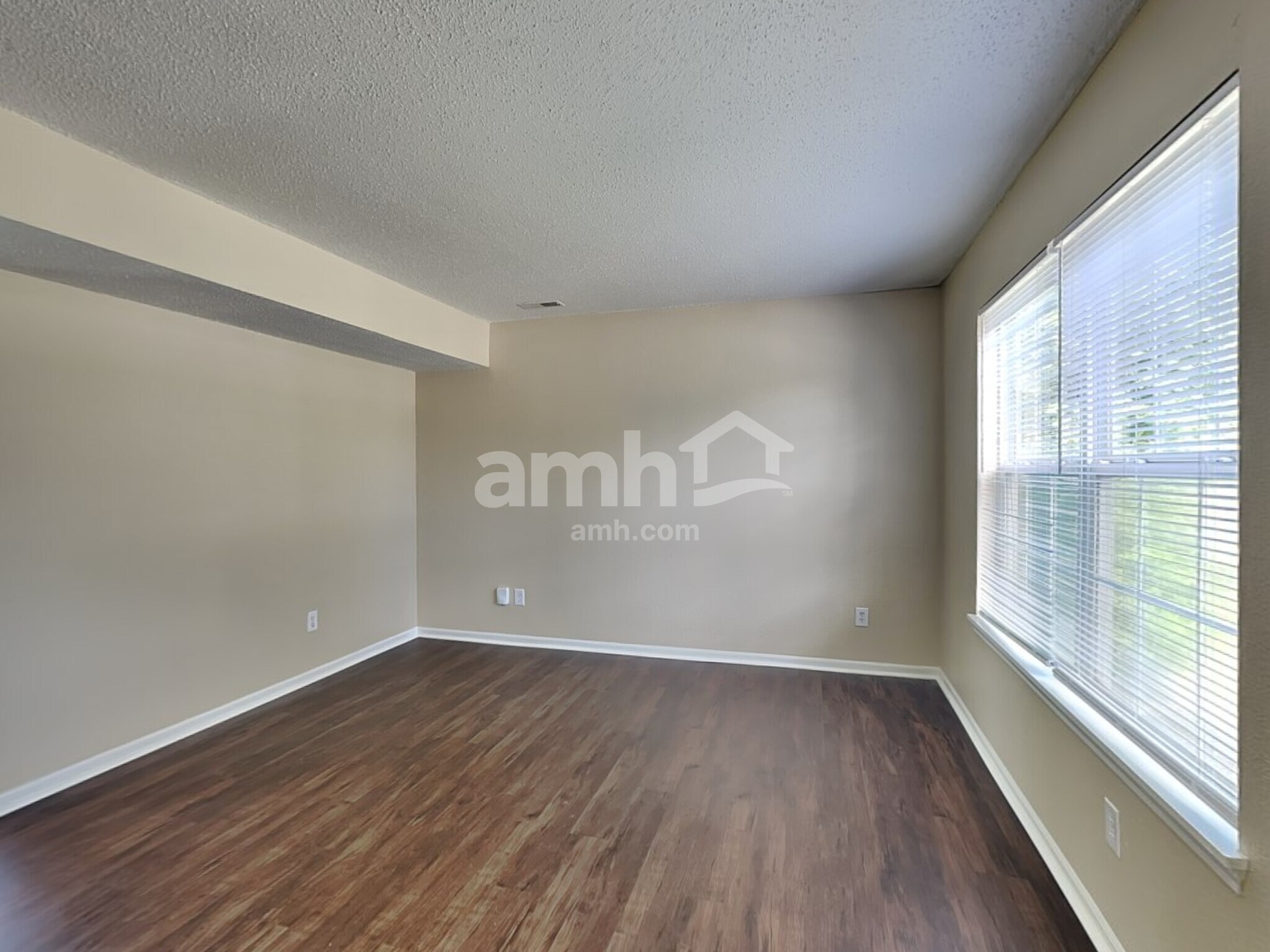 Building Photo - 7650 Scatter Woods Ln