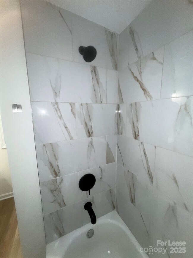 Building Photo - 39 White St