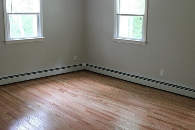 Building Photo - 48 Colonial Way