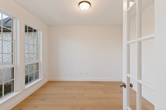 Building Photo - 2380 Rainforest Dr
