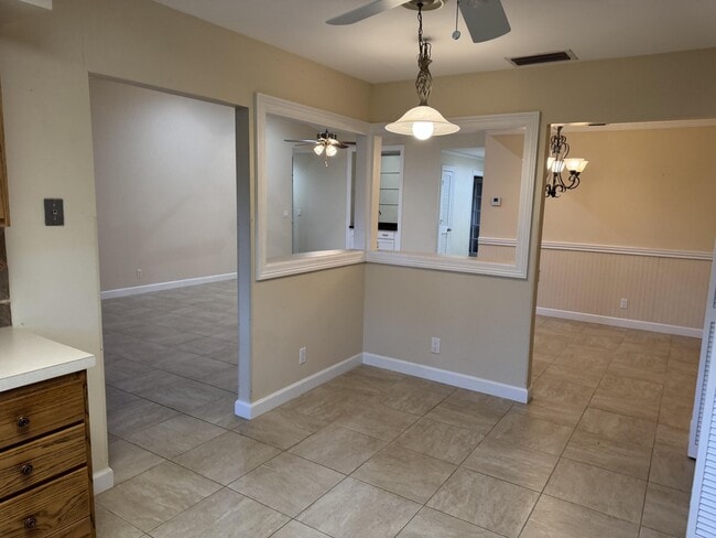 Building Photo - 2632 SW Willowood Cir