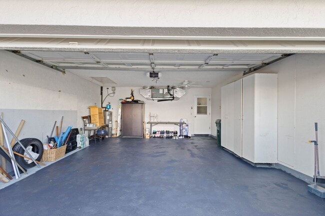 Building Photo - beautiful Sarasota 3 bedroom 2 bathroom ho...