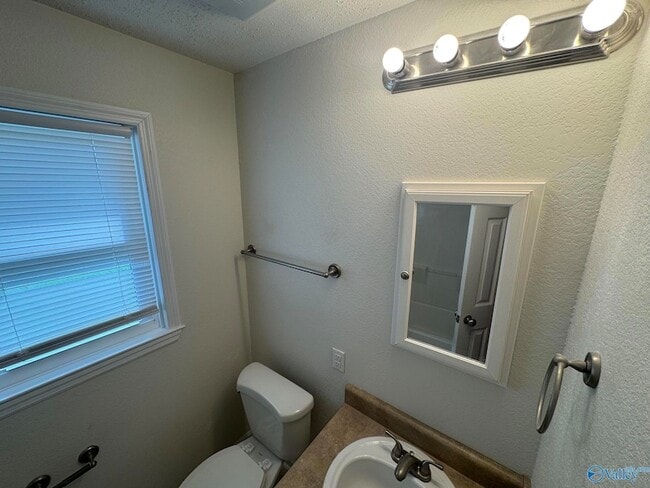 Building Photo - 17439 Morgan Dr
