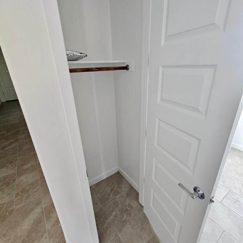 Building Photo - 1660 W Paseo Way