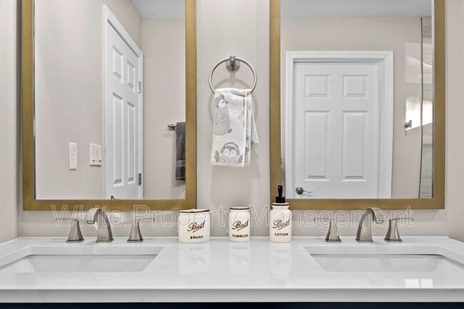 Building Photo - 2620 Englehardt St