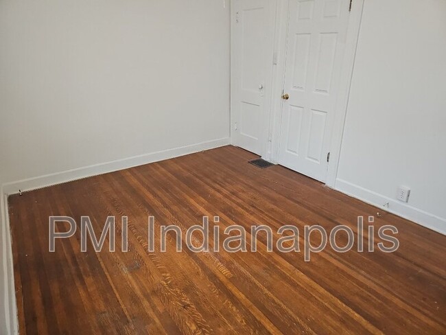 Building Photo - 1305 36th St