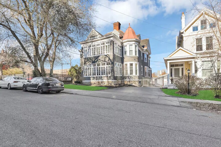 Outside of property - 1104 Cross Ln