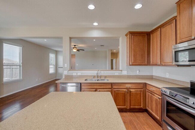 Building Photo - 117 Brittany Ln