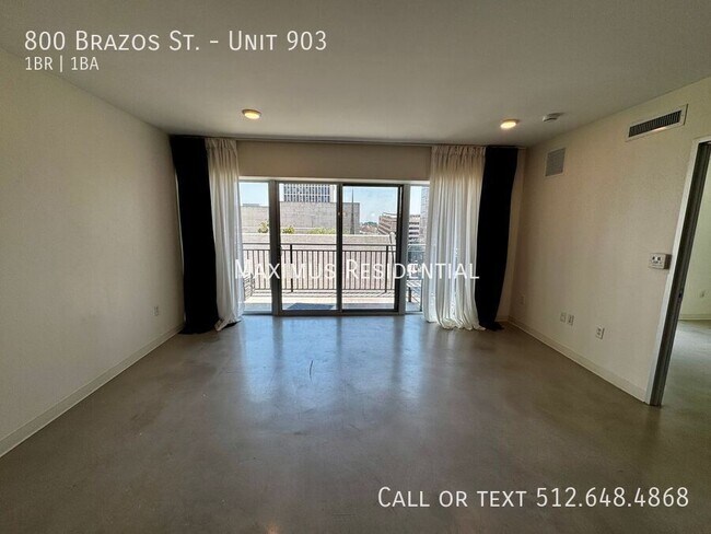 Building Photo - 800 Brazos St