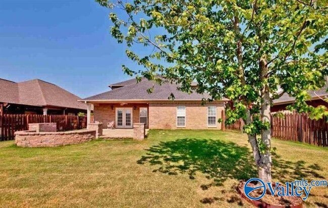 Building Photo - 5033 SE Valley Cove Dr