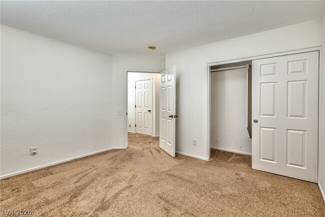Building Photo - 8940 W Marmo Ave