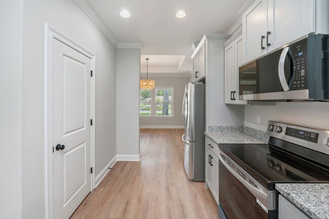 Building Photo - 4 Bedroom In Niceville!