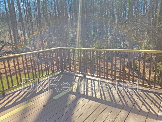 Building Photo - 860 Crab Orchard Dr