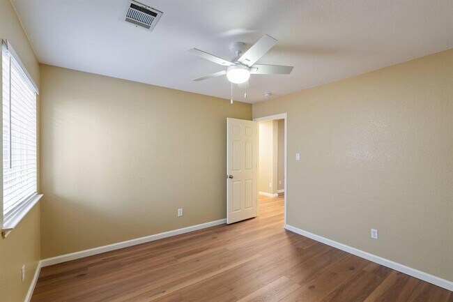 Building Photo - 14609 Ballycastle Trail