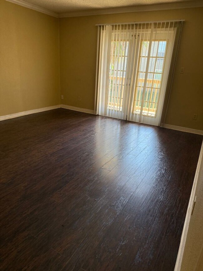 Building Photo - SERRAVELLA 2 BEDROOM CONDO