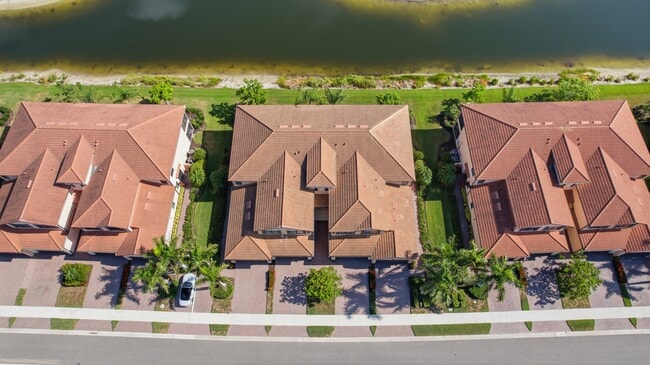 Building Photo - 10792 Tarflower Dr