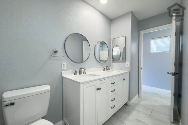 Building Photo - 3Bed/2Bath House at AZ-101 Loop/75th Ave! Ready for Immediate Move-In! -- HOME OFFICE!