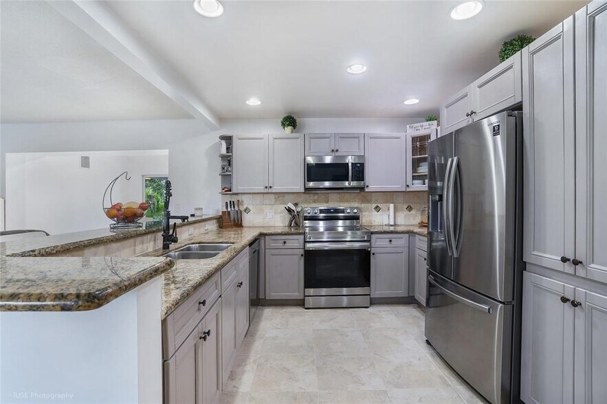 Primary Photo - 6680 NW 26th St