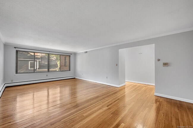 Building Photo - 9 Concord St