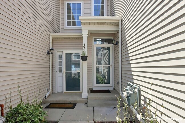 Building Photo - 376 N Patriot Dr