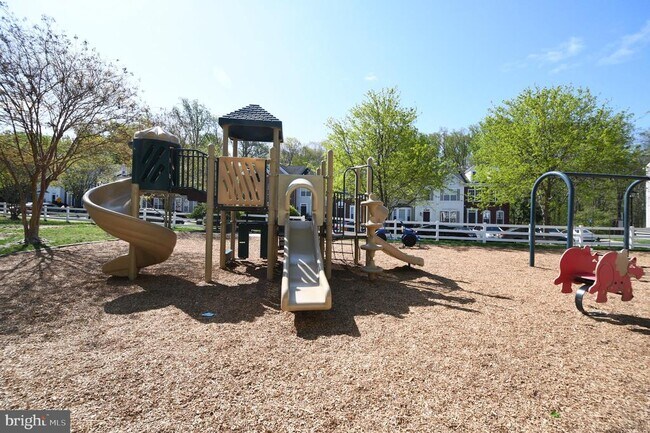 Building Photo - 13955 Lullaby Rd