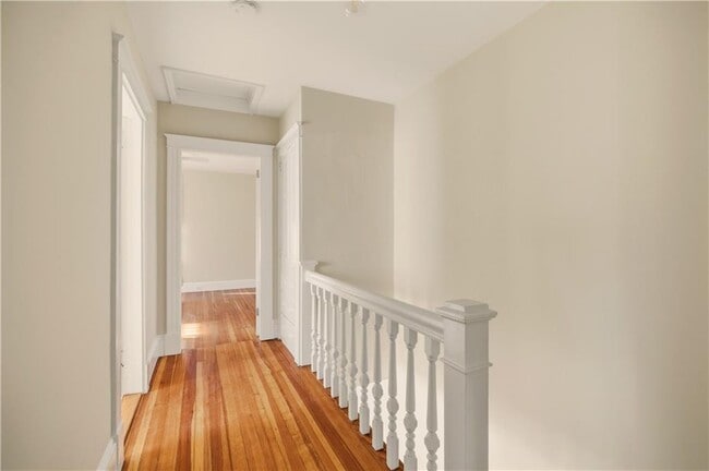 Building Photo - 7 Warner Pl