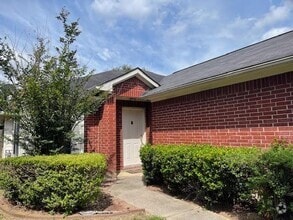 Building Photo - 18311 Beaverdell Dr