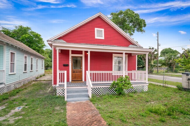 Building Photo - 1901 Redell St