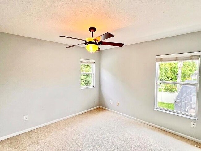 Building Photo - 10319 Willow Ridge Loop