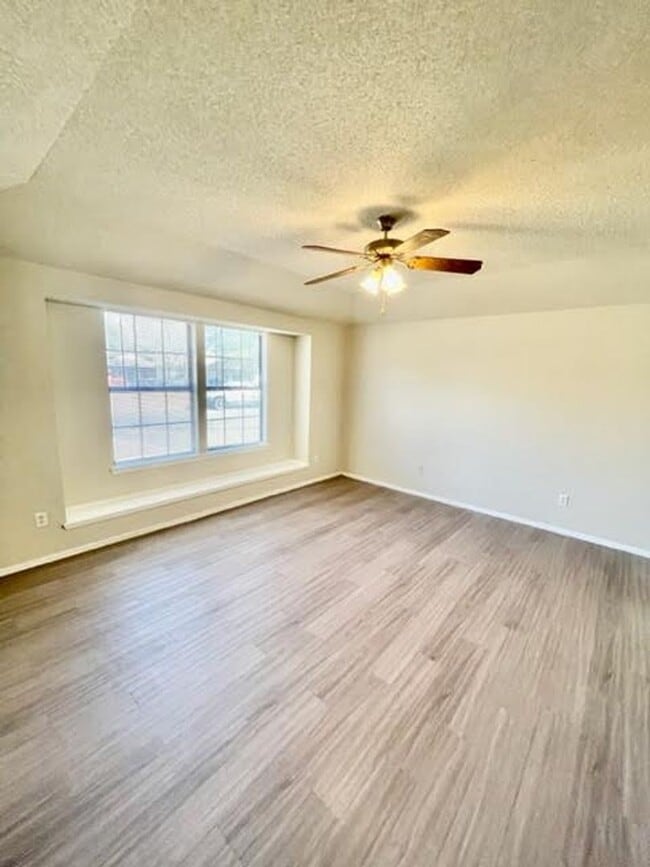 Building Photo - 2205 Kirby Lee St