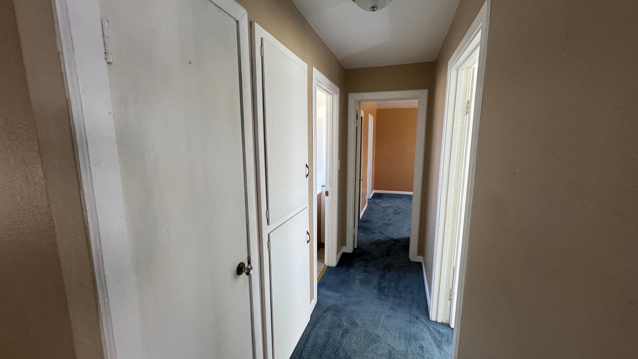 Building Photo - 1805 Pinon Ave