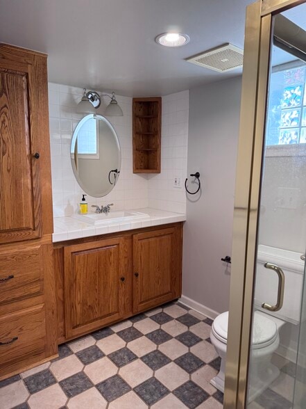 Building Photo - 2270 Holly St