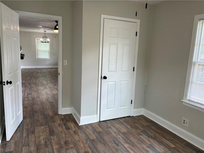 Building Photo - 61 W Rocky St