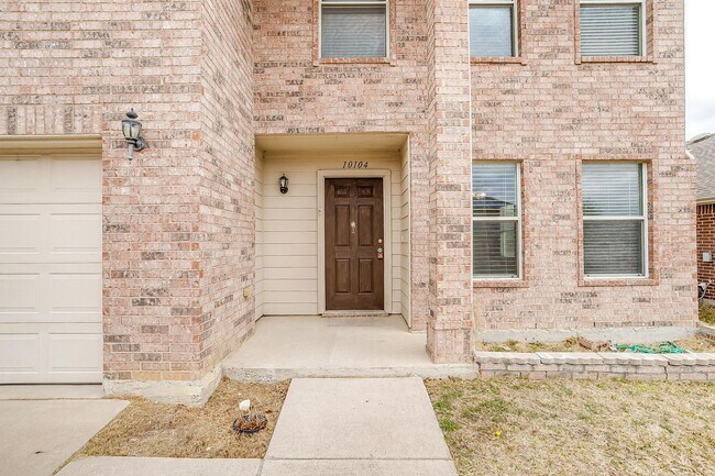 Building Photo - Ready for New Tenants- Large 3 bed, 2.5 bath in West Fort Worth- 76108