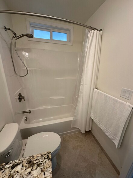 Building Photo - 1139 Azalea Ave