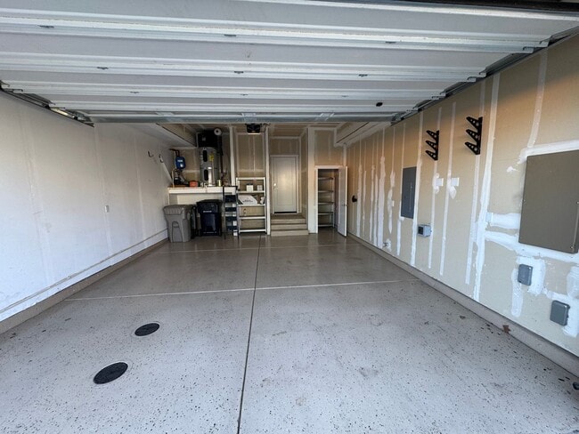 Building Photo - Work Downtown?