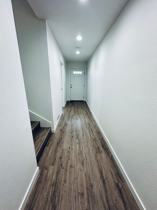 Building Photo - Spacious 3 BR / 3.5 BA Home in Prime Corvallis Location — $2,150