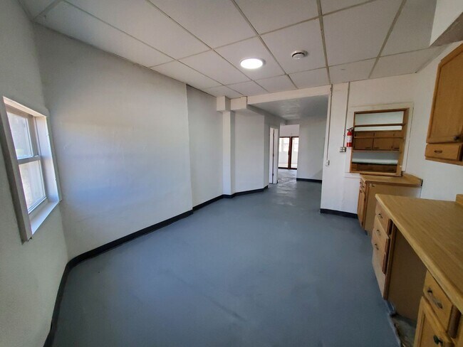 Building Photo - FOR RENT- Large UNIQUE open layout single ...